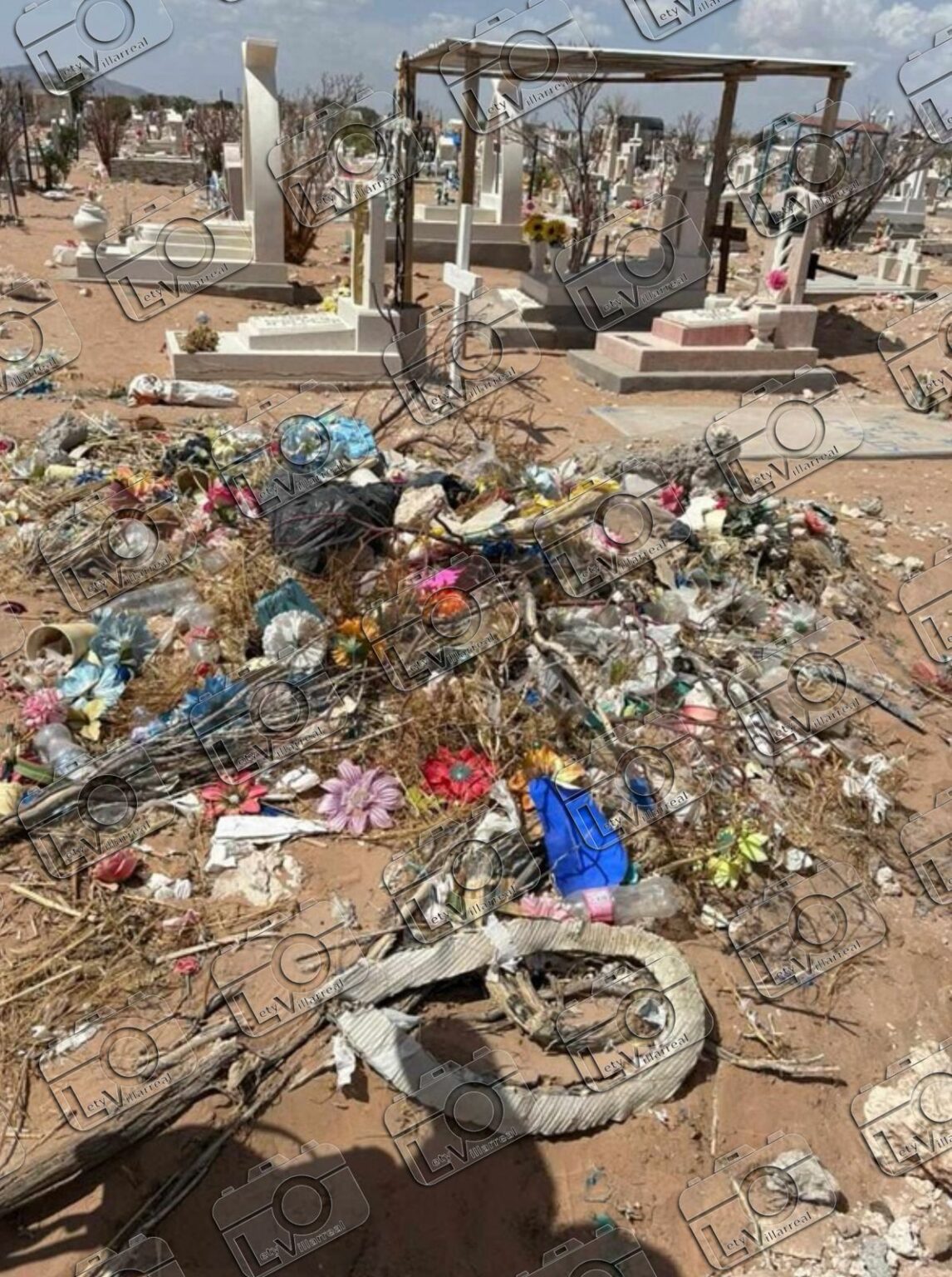Denuncian abandono y acumulación de basura en el panteón San Rafael ...